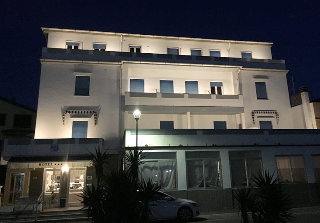 Hotel Villa Dei Gerani Розиньано Солве Экстерьер фото